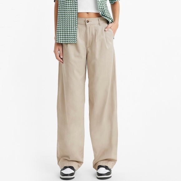 NWT Levi’s Premium Baggy Pleated High Rise Trouser Pants in Tan - Picture 1 of 8